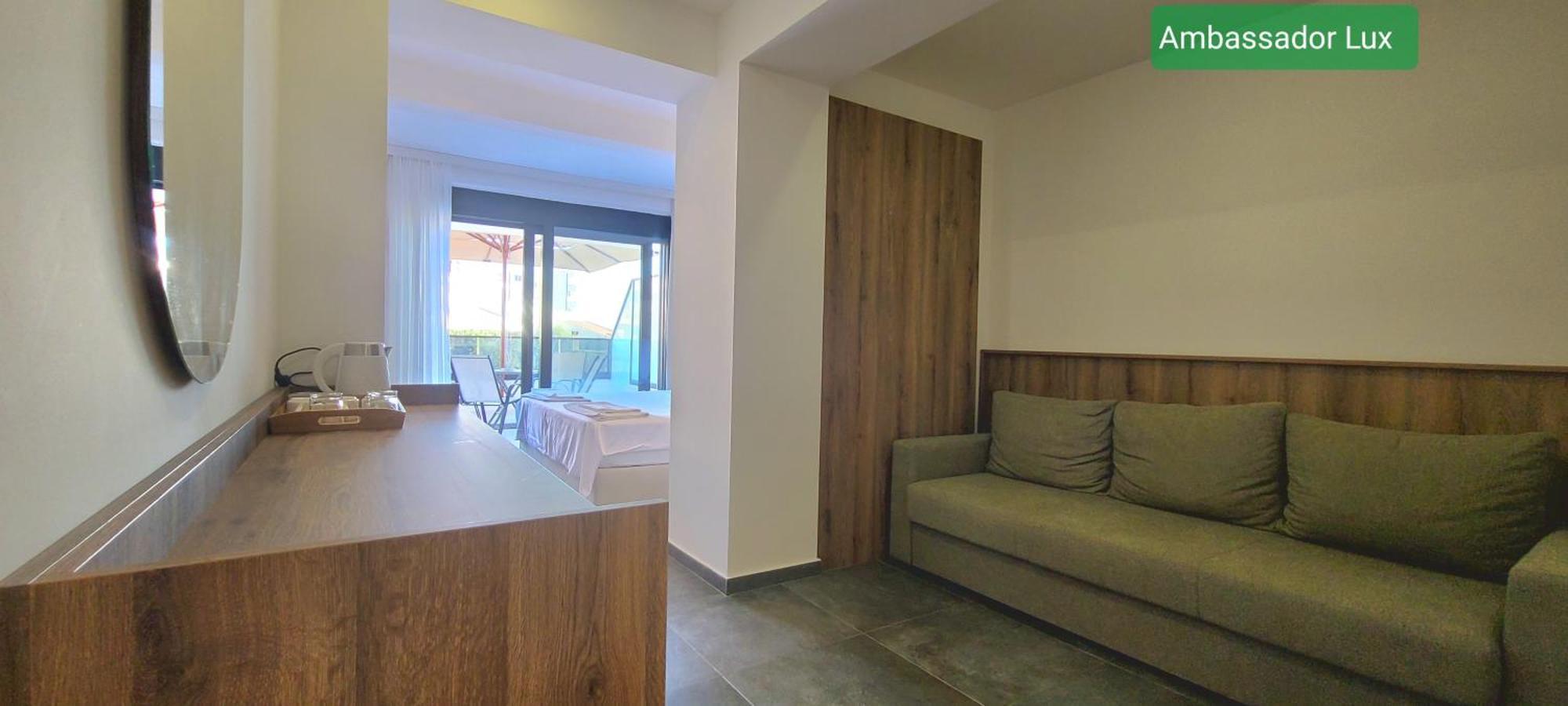 Ambassador & Ambassador Lux Apartments Ulcinj Eksteriør billede